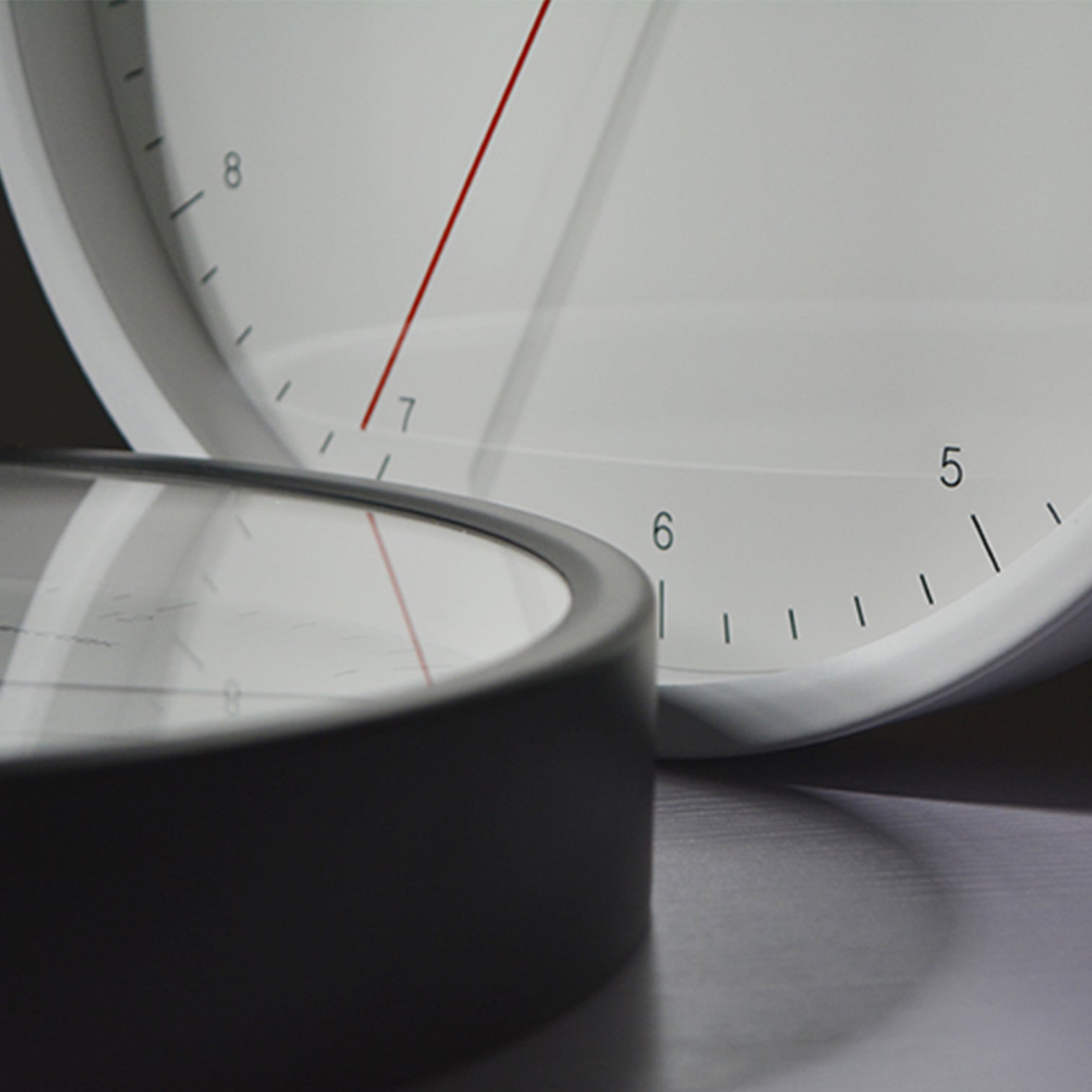 COZY Quartz Wall Clock 12 Inch 300mm Black Metal Frame White Plate Red Second Hand - 7Pandas Australia