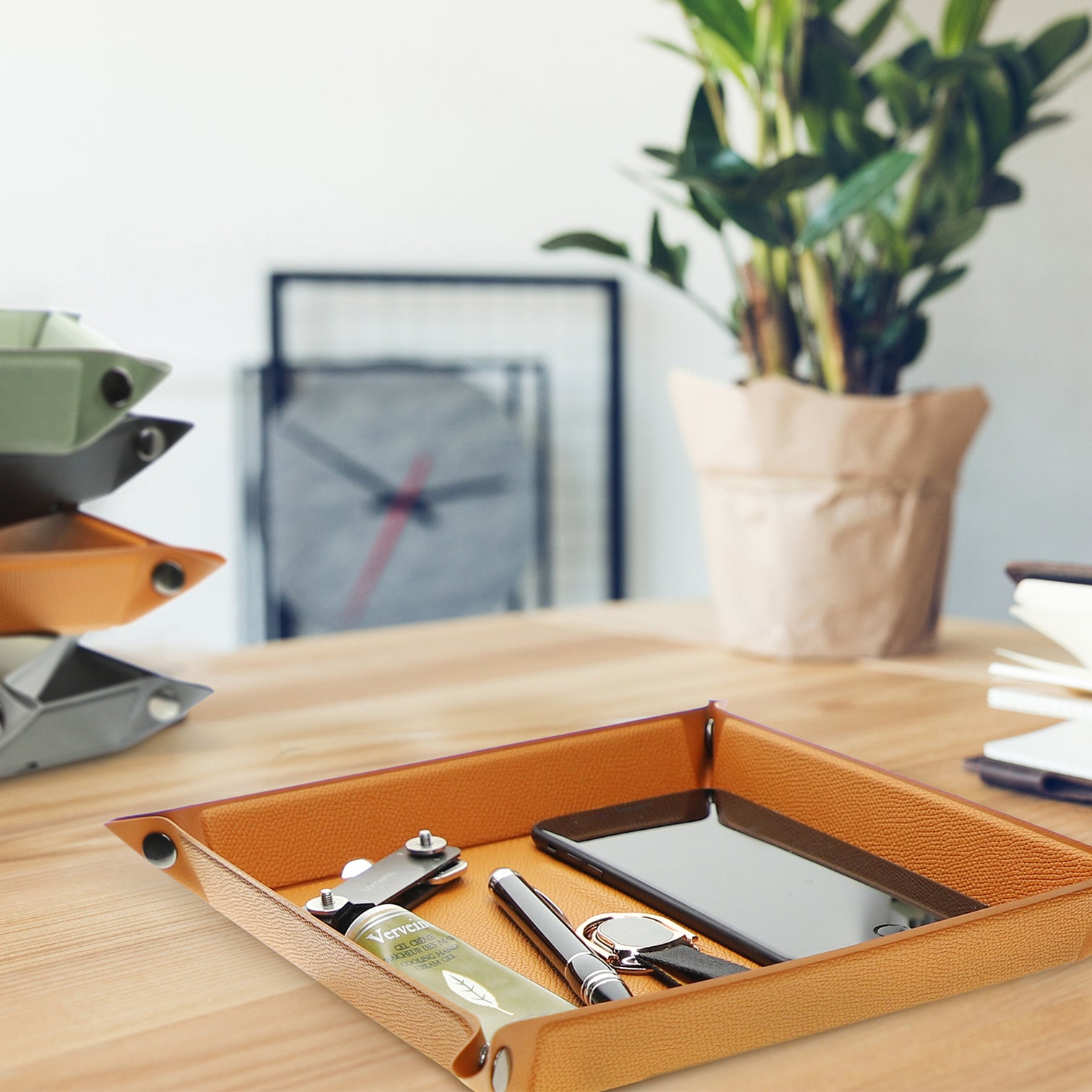 Italian leather Design Pocket Tray Organizer with Wireless Charger 15W - 7Pandas Australia