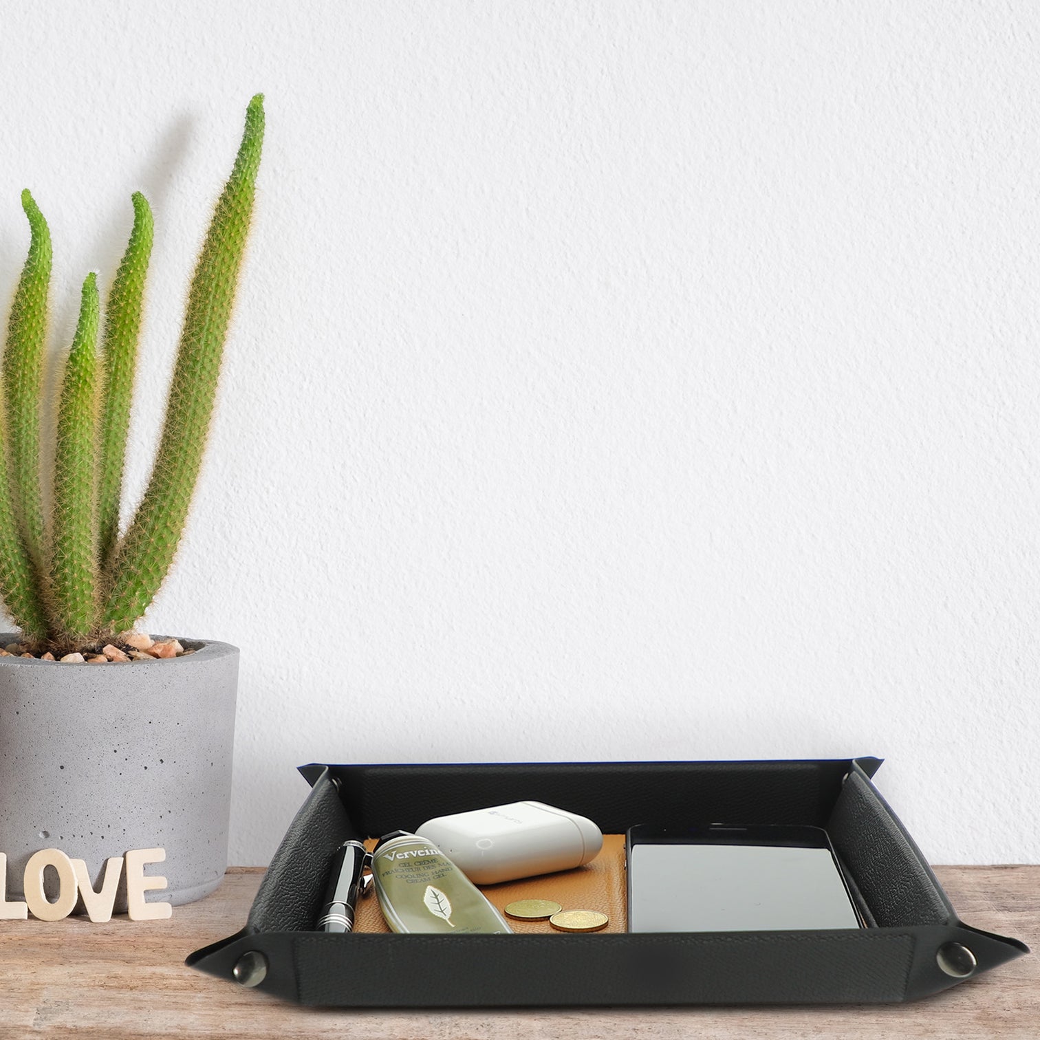 Italian leather Design Pocket Tray Organizer with Wireless Charger 15W - 7Pandas Australia