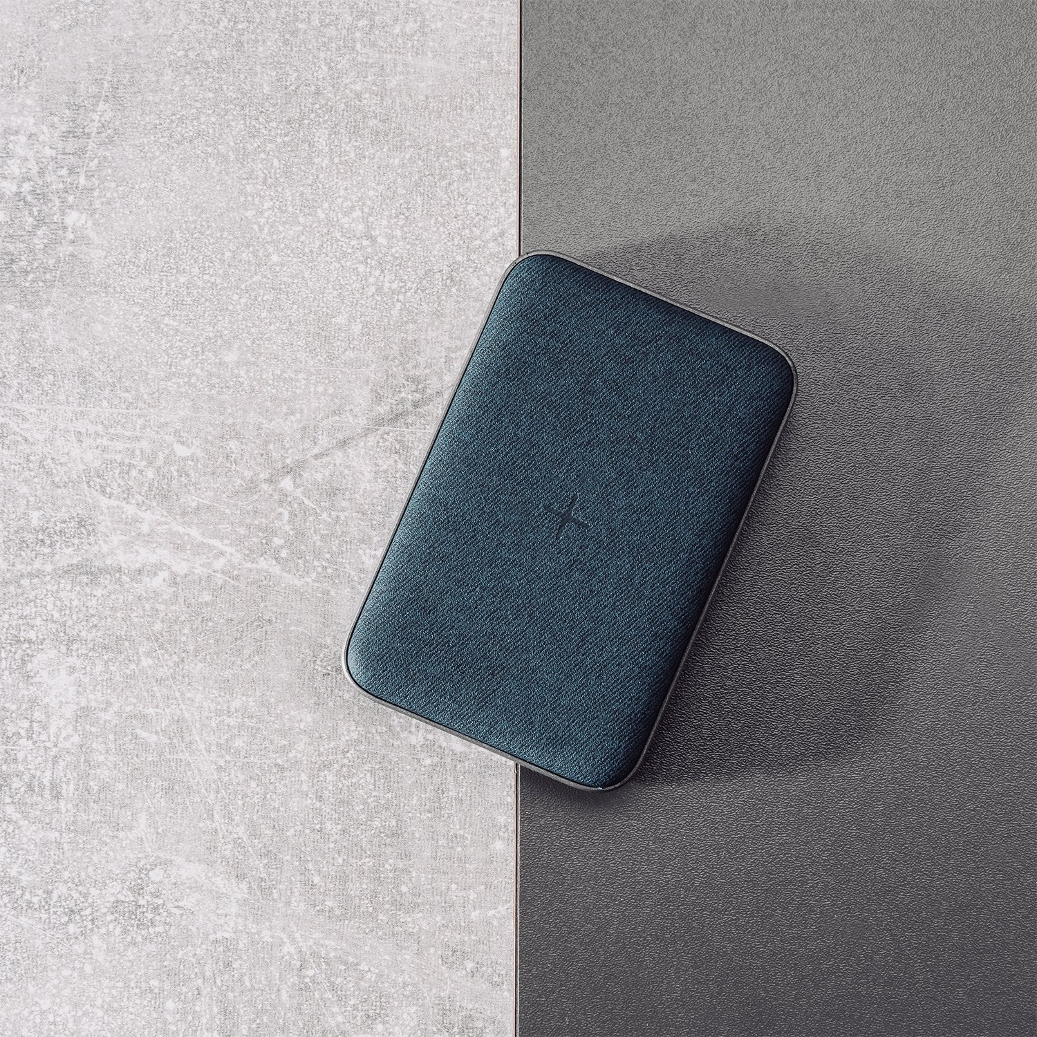 Wireless Inductive Power Bank VoltHub Ultimate 10000 mAh with PD, Qi and Quick Charge Blue/Grey - 7Pandas Australia